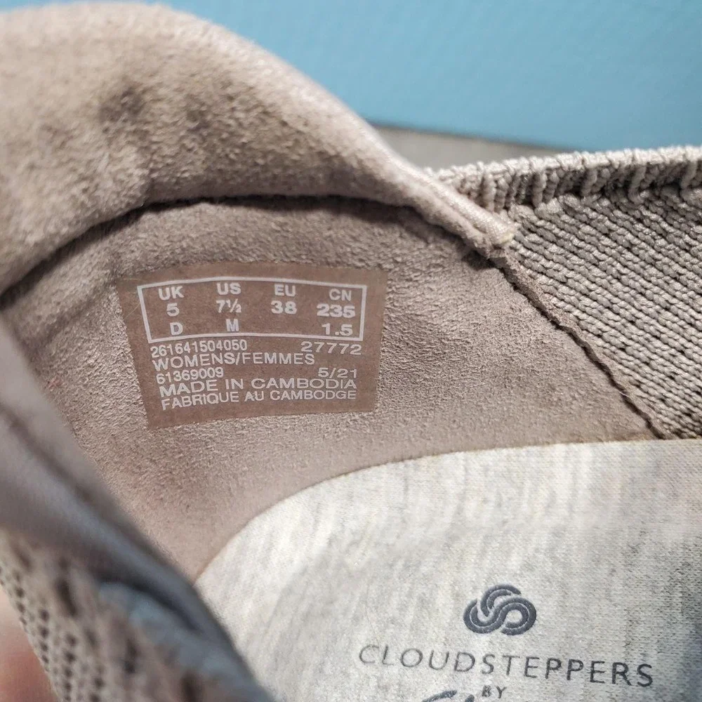 Clarks Cloudsteppers Shoes Womens Size 7.5 Beige Slip On Comfort Cushion Soft‎